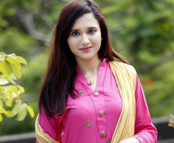 ৩৯ টি বাছাইকৃত মেয়েদের নিয়ে উক্তি, স্ট্যাটাস